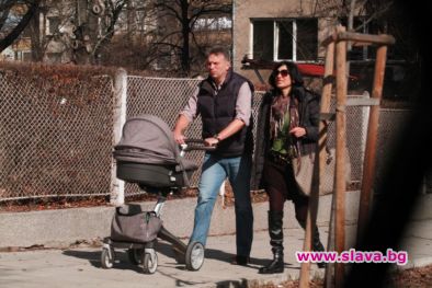 Ники Дойнов чака бебе