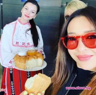 Bond поискаха да видят паметника на Съветската армия