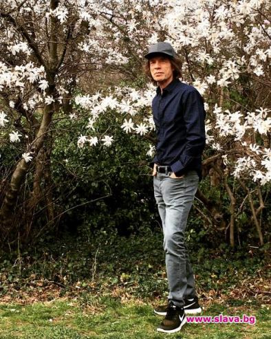 Мик Джагър вече се разхожда в парка