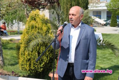 Депутатът от ГЕРБ Георги Станков стреля с пушка по домашни кучета в София