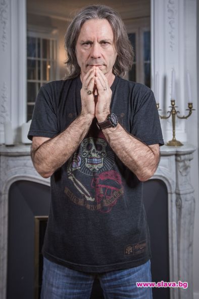 Брус Дикинсън идва в България с авторско шоу