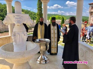 3000 порции агнешки курбан раздадоха на Гигинския манастир