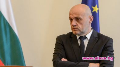 Защо взеха на Томислав е-управлението?