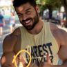 Историята се повтаря: Фики продължава да вае мускули с Фотошоп