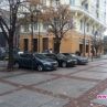   Нагло паркират в Градската градина
