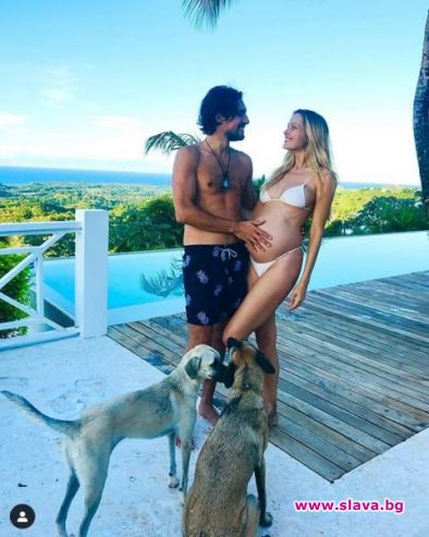 Супермоделът Петра Немцова гушна момченце