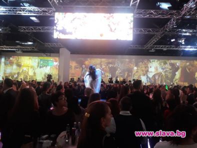  IQOS с партито на годината