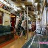 Moschino представиха новата си колекция в метро