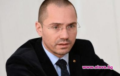 Джамбазки се забърка в ксенофобски скандал