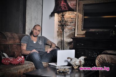 Ники Михайлов пуска собствен бранд