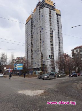 Райкметът бездейства, дупките стават ями в Район Кр. село