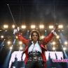 Queen и Алис Купър пяха благотворително за Австралия 