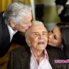 Кърк Дъглас дари посмъртно $61 млн. 