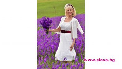 Мисис Баба влезе в годежната рокля на свекърва си