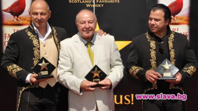 Цирк Балкански съди кмет