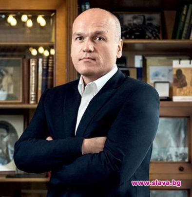 Руски колекционер иска да купи проблемните статуи на Америка