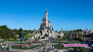 Дисниленд отново отваря врати