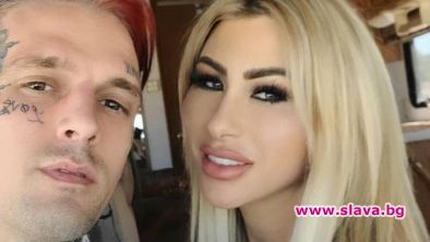 Българска красавица с годежен пръстен за 50 бона