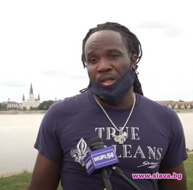 Музикант в САЩ дарява на деца тромпет срещу предадено оръжие