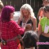 Участничка от Фермата изследва силикона на Жанета Осипова