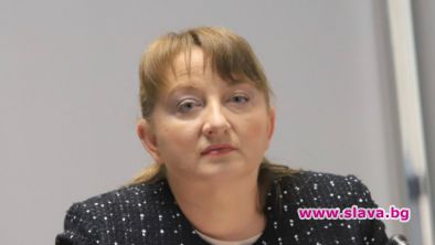 Министър Сачева колекционира СЛОНЧЕТА