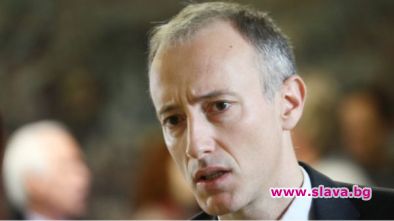 Издирват по заложните къщи предоставени от МОН устройства за онлайн обучение на децата