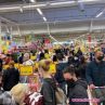 В Jumbo може, в мол-не: умно от властта