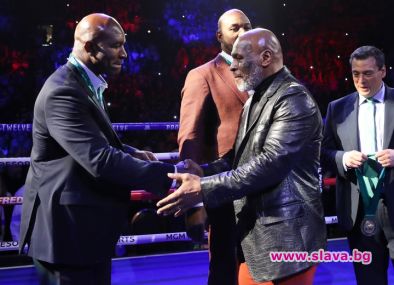  Холифийлд и Тайсън се боксират за $ 200 милиона