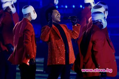 Певецът Weekend озари полувремето на Супербол с невиждано шоу