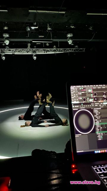 CLASH! среща класическия и съвременния танц