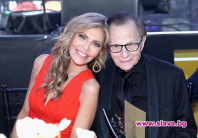 Вдовицата на Лари Кинг оспорва завещанието му