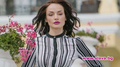 Надя от Елит е бременна от сценарист на Слави?