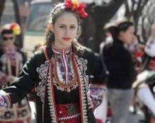 Фенове на Мария Бакалова пощуряха по България след патриотичен пост на актрисата