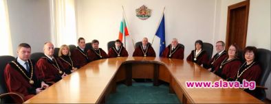 КС „отмени“ отнемането на книжката и спирането на колата от движение за неплатени глоби