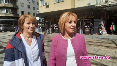 Манолова осъди Домусчиев
