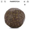 Louis Vuitton с футболна топка за € 4 637