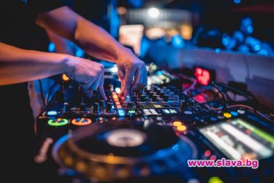 Топ-диджеи откриват партитата по морето 