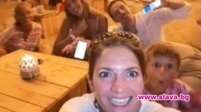 Сашо Кадиев остави гаджето и бившата и отиде на море