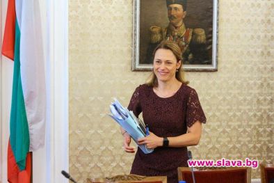 Ива Митева се колебае дали да се кандидатира отново за депутат 