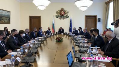 Трябват промени и в служебното правителство: енергетиката, транспорта, туризма