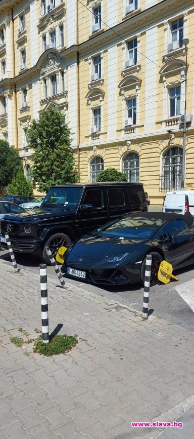 Богатите също плачат: Фото на деня