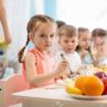 Как да научим децата да хапват полезно, без да ги принуждаваме