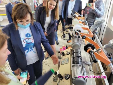 Нинова с Армани при бедни шивачки