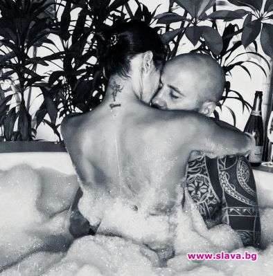 Родна актриса се съблече гола и скочи във ваната