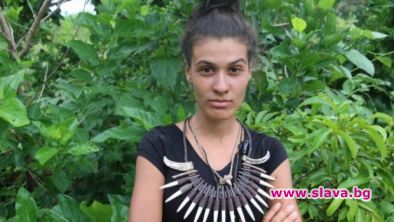 Хванаха участничка от