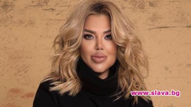 Ваня Червенкова се метна гола в снега