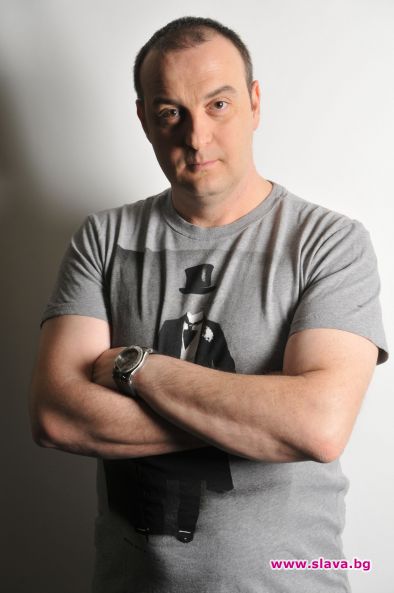 Краси Радков не прилича на себе си, стопи се