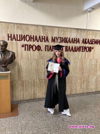 Най-накрая Михаела Маринова си взе изпитите