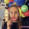 Алекс Раева се изгаври жестоко със силиконките