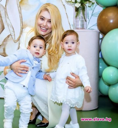 Ева Веселинова кръсти близнаците